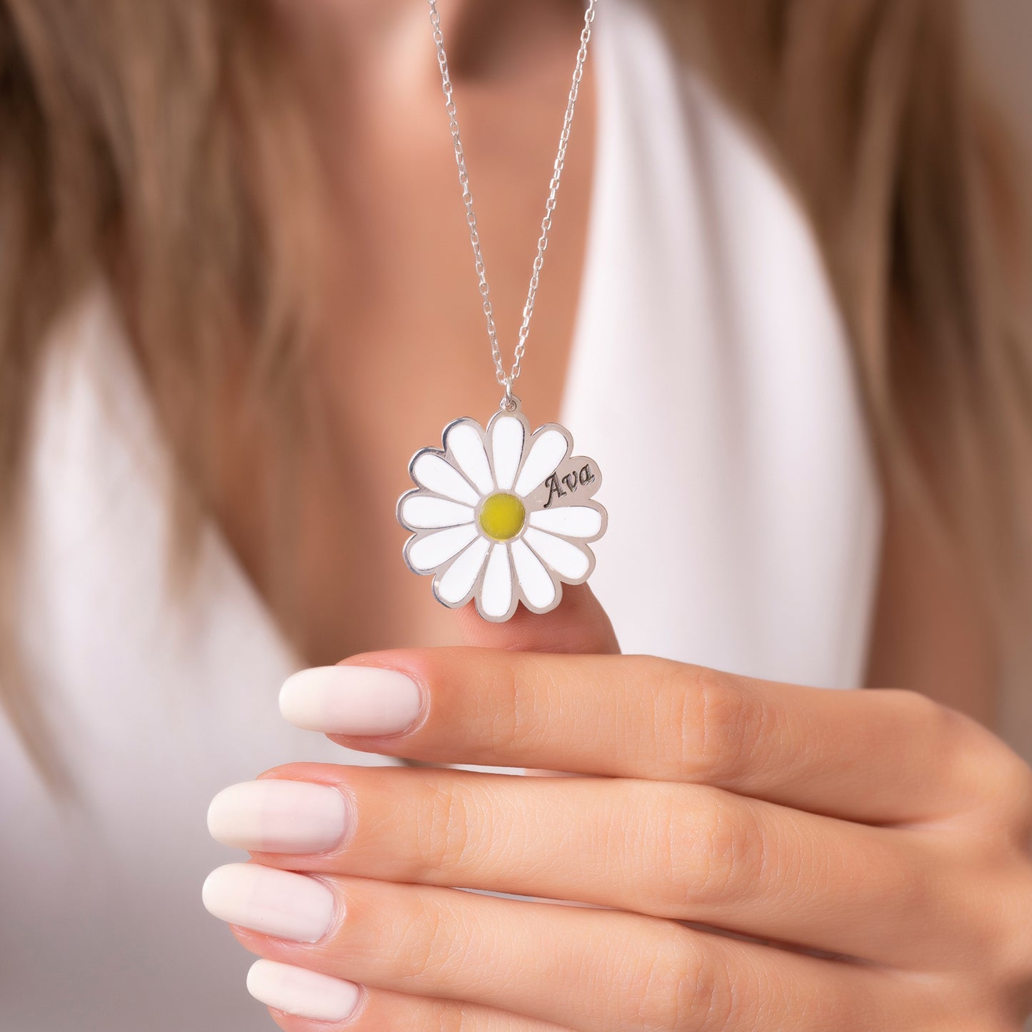 925 Ayar Gümüş Kişiye Özel Papatya Tasarımlı İsim Kolye